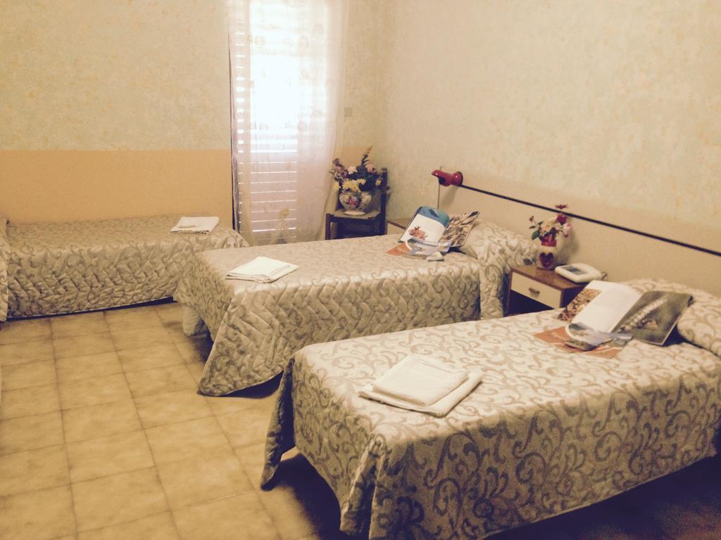 Hotel Menta E Rosmarino Monte SantʼAngelo Екстериор снимка
