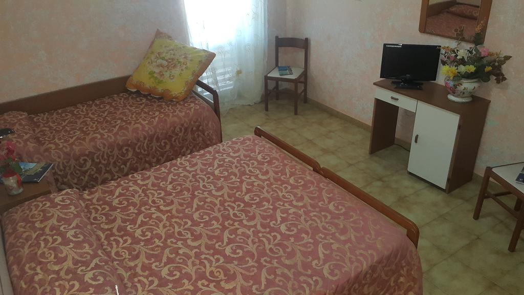 Hotel Menta E Rosmarino Monte SantʼAngelo Екстериор снимка