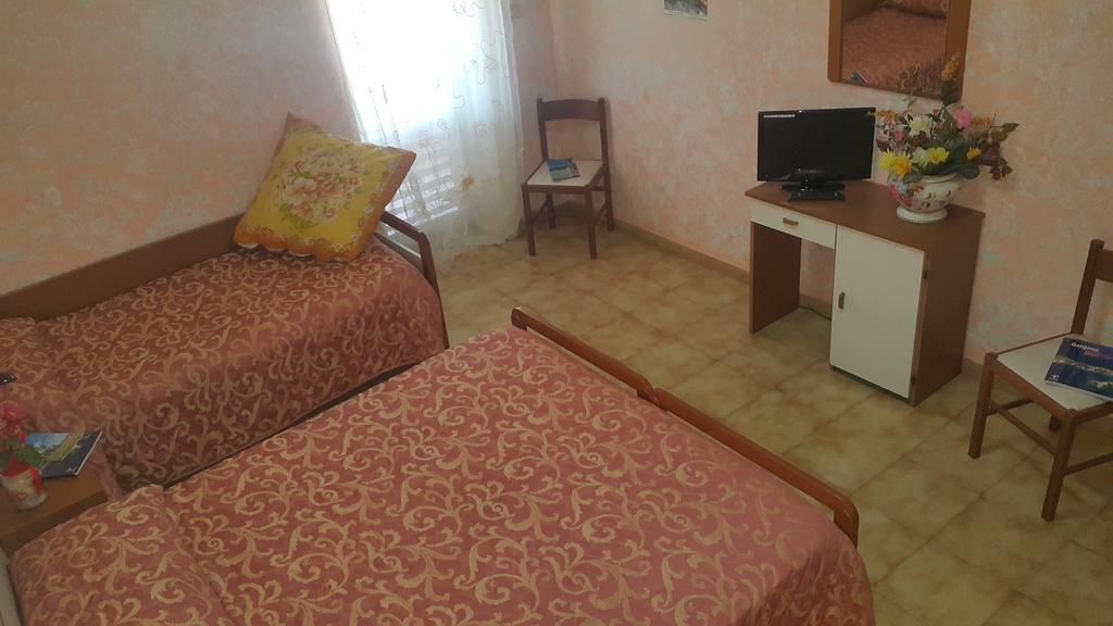 Hotel Menta E Rosmarino Monte SantʼAngelo Стая снимка