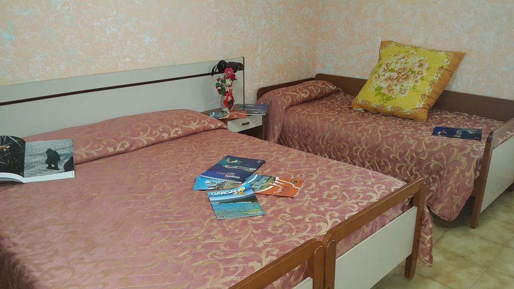 Hotel Menta E Rosmarino Monte SantʼAngelo Стая снимка