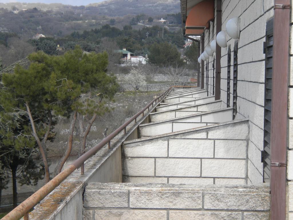 Hotel Menta E Rosmarino Monte SantʼAngelo Екстериор снимка