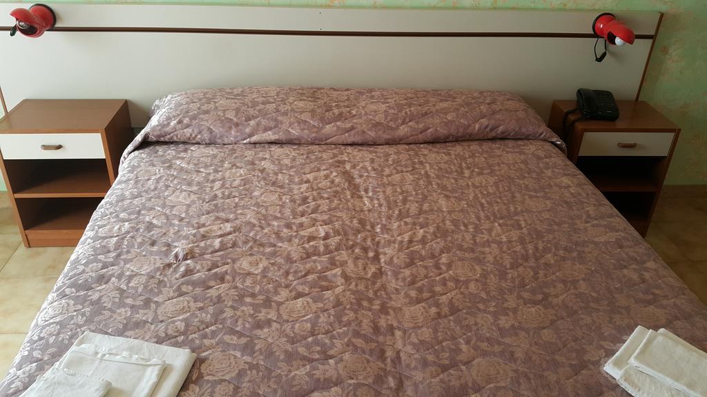 Hotel Menta E Rosmarino Monte SantʼAngelo Екстериор снимка